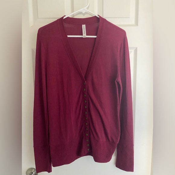 Large snap button cardigan- magenta - Picture 1 of 5